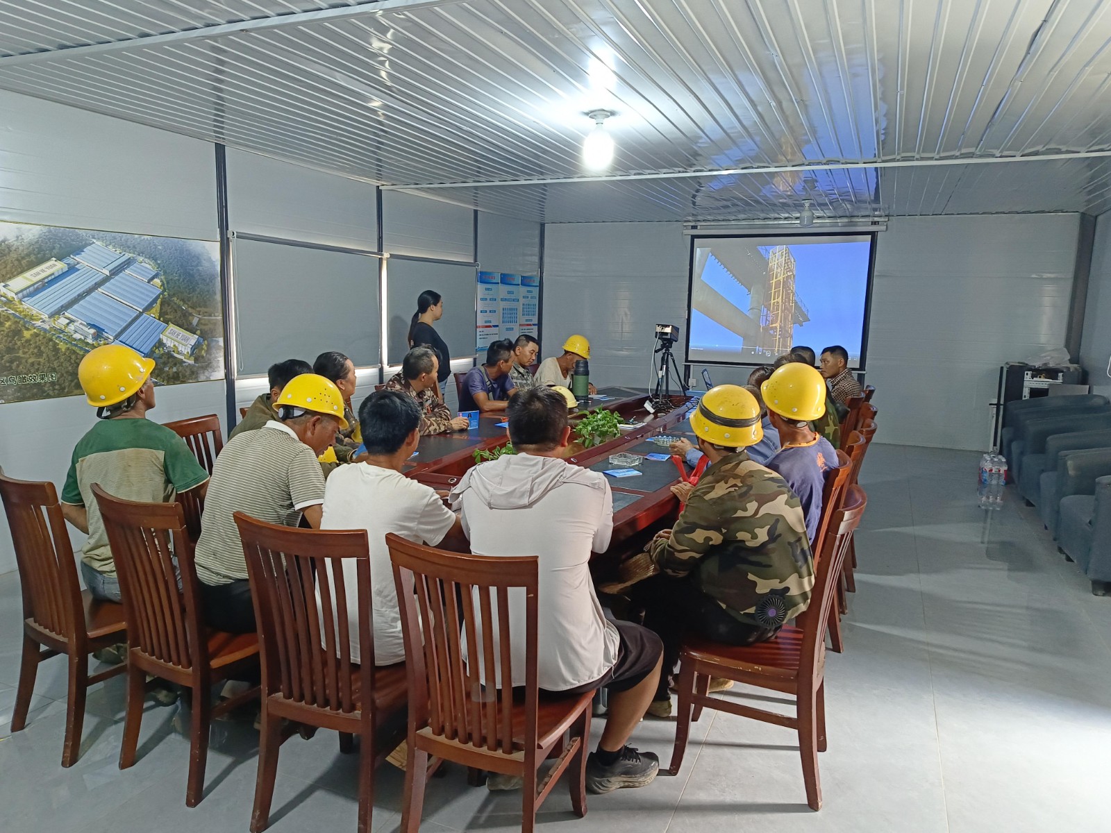 南平市建筑業(yè)協會助力易順建工:強化工傷預防培訓,共筑安全生產防線
